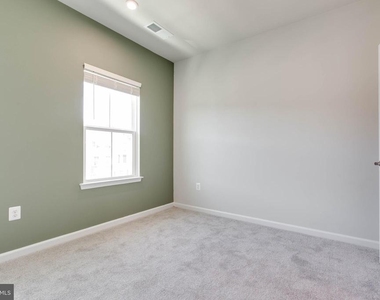188 Woodgate Circle - Photo Thumbnail 23