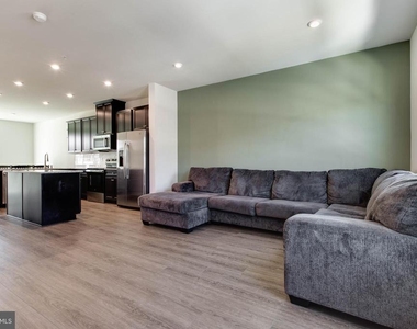 188 Woodgate Circle - Photo Thumbnail 5