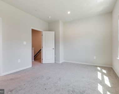 188 Woodgate Circle - Photo Thumbnail 16
