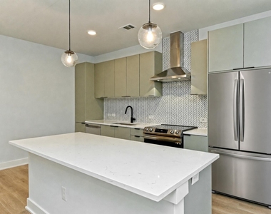 2500 Longview St - Photo Thumbnail 3