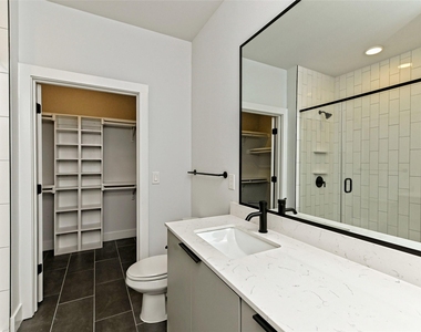 2500 Longview St - Photo Thumbnail 6