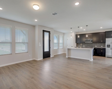 125 Clemens Dr - Photo Thumbnail 4