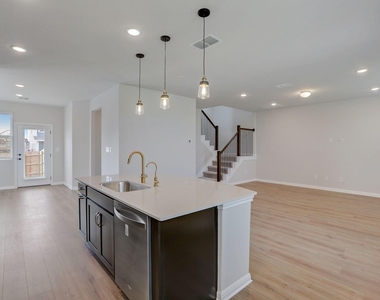 125 Clemens Dr - Photo Thumbnail 5