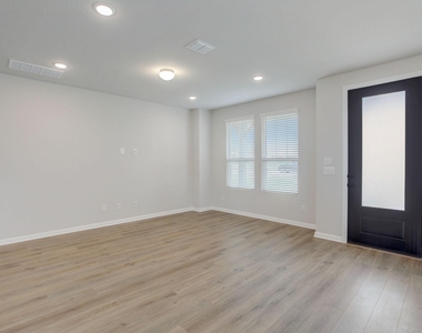 125 Clemens Dr - Photo Thumbnail 1