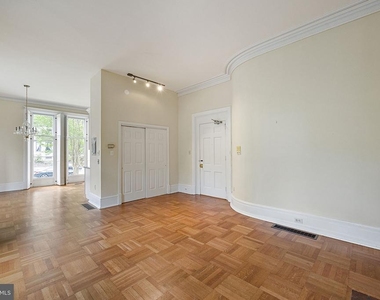 1401 Delaware Avenue - Photo Thumbnail 5