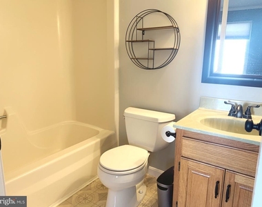 4816 Misty Court - Photo Thumbnail 12