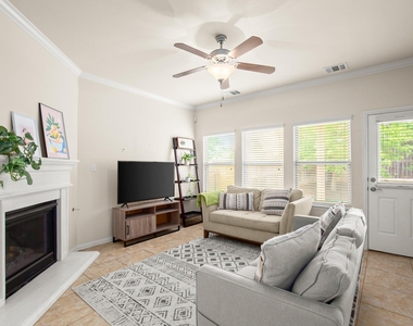10012 Epic Knoll Dr - Photo Thumbnail 4