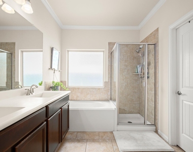 10012 Epic Knoll Dr - Photo Thumbnail 16