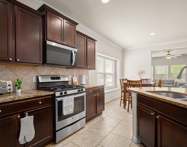 10012 Epic Knoll Dr - Photo Thumbnail 13