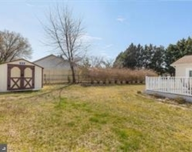1 Iris Place - Photo Thumbnail 14