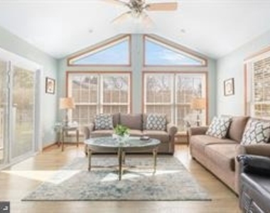 1 Iris Place - Photo Thumbnail 6