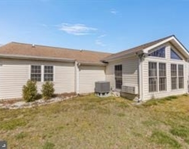1 Iris Place - Photo Thumbnail 12