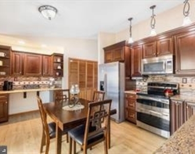 1 Iris Place - Photo Thumbnail 7