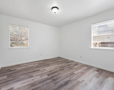 1106 Hackberry Dr - Photo Thumbnail 14