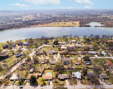 1106 Hackberry Dr - Photo Thumbnail 20