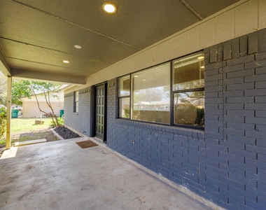 1106 Hackberry Dr - Photo Thumbnail 3