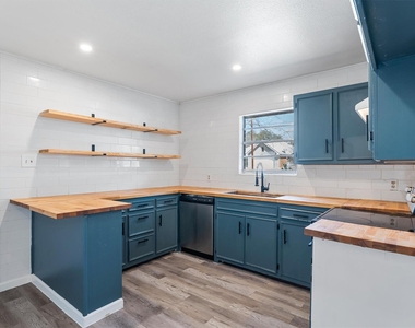 1106 Hackberry Dr - Photo Thumbnail 7