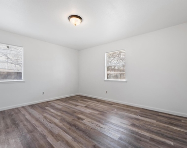 1106 Hackberry Dr - Photo Thumbnail 16