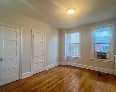 1517 W 14th Street - Photo Thumbnail 12