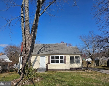 73 Upland Avenue - Photo Thumbnail 2