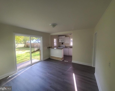 73 Upland Avenue - Photo Thumbnail 12