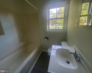 73 Upland Avenue - Photo Thumbnail 18