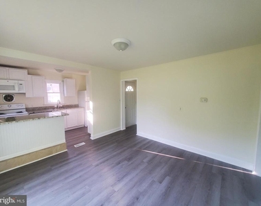 73 Upland Avenue - Photo Thumbnail 11