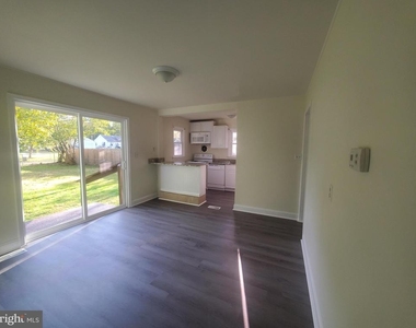 73 Upland Avenue - Photo Thumbnail 10
