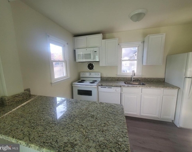 73 Upland Avenue - Photo Thumbnail 14