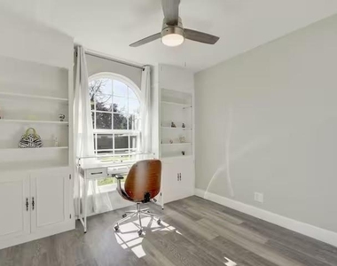 2700 Kerrybrook Ln - Photo Thumbnail 14