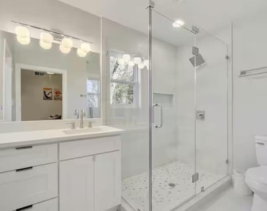 2700 Kerrybrook Ln - Photo Thumbnail 17