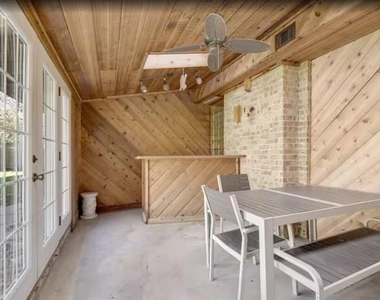 2700 Kerrybrook Ln - Photo Thumbnail 20