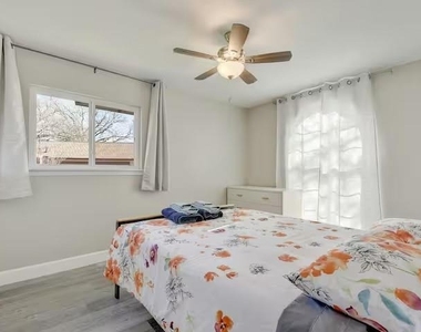 2700 Kerrybrook Ln - Photo Thumbnail 10