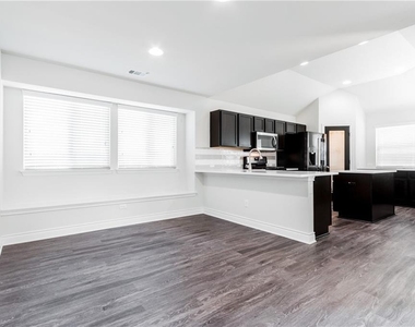 2104 Pindos Pony Way - Photo Thumbnail 9