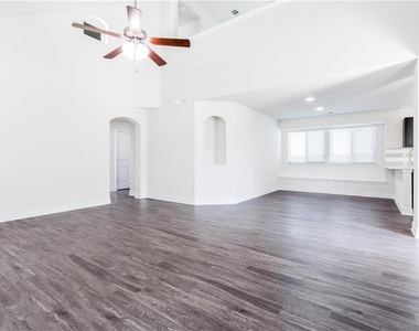 2104 Pindos Pony Way - Photo Thumbnail 5