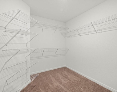 101 Fairfax Ln - Photo Thumbnail 18
