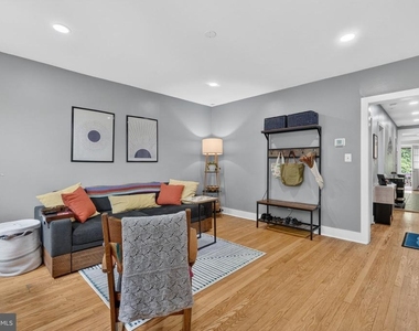 1836 Independence Avenue Se - Photo Thumbnail 5