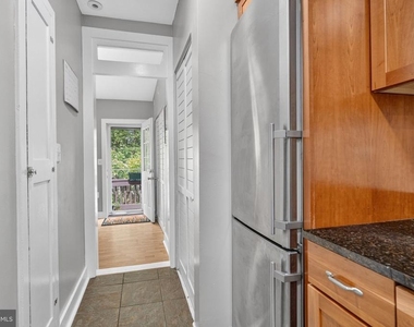 1836 Independence Avenue Se - Photo Thumbnail 8