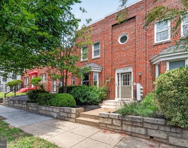 1836 Independence Avenue Se - Photo Thumbnail 2