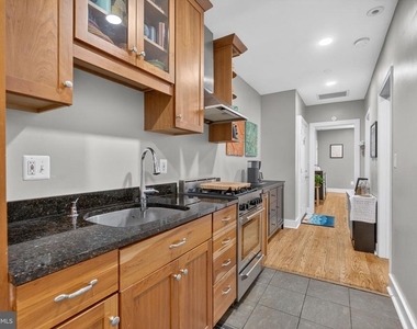 1836 Independence Avenue Se - Photo Thumbnail 7