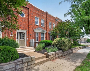 1836 Independence Avenue Se - Photo Thumbnail 3