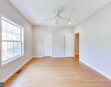 5713 Eads Street Ne - Photo Thumbnail 16