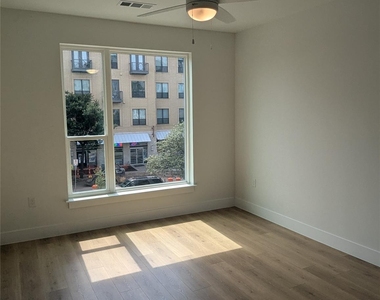 1701 Simond Ave - Photo Thumbnail 8