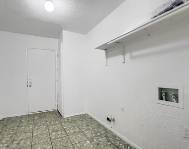 10710 Topperwein Dr - Photo Thumbnail 13