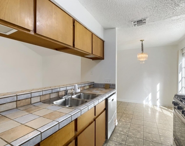 10710 Topperwein Dr - Photo Thumbnail 6