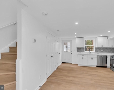 518 Oglethorpe Street Ne - Photo Thumbnail 14