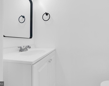 518 Oglethorpe Street Ne - Photo Thumbnail 6