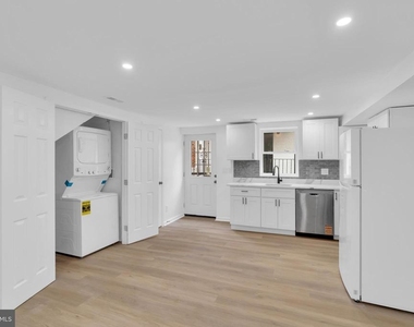 518 Oglethorpe Street Ne - Photo Thumbnail 4