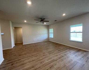 101 Loon Dr - Photo Thumbnail 23
