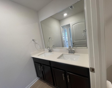 101 Loon Dr - Photo Thumbnail 16